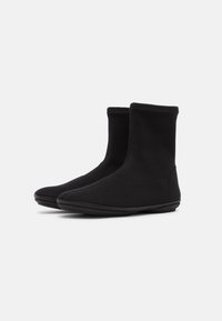 Camper Botas clássicas de cano curto - black