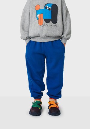 CURVE BOBO CHOSES UNISEX - Pantalon de survêtement - blue