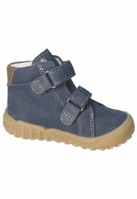 Blaue Lederstiefeletten mit zwei Klettverschlüssen, beiger Gummisohle und kontrastierendem braunem Wildlederabsatz. Genähte Details entlang der Nähte.