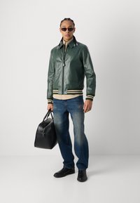 Schott STRIPE - Bomber stiliaus striukė - green/offwhite