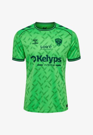 Camiseta de fútbol de manga corta en verde brillante con patrón geométrico oscuro, logo de ASSE, nombres de patrocinadores y ribete oscuro en el cuello y las mangas.