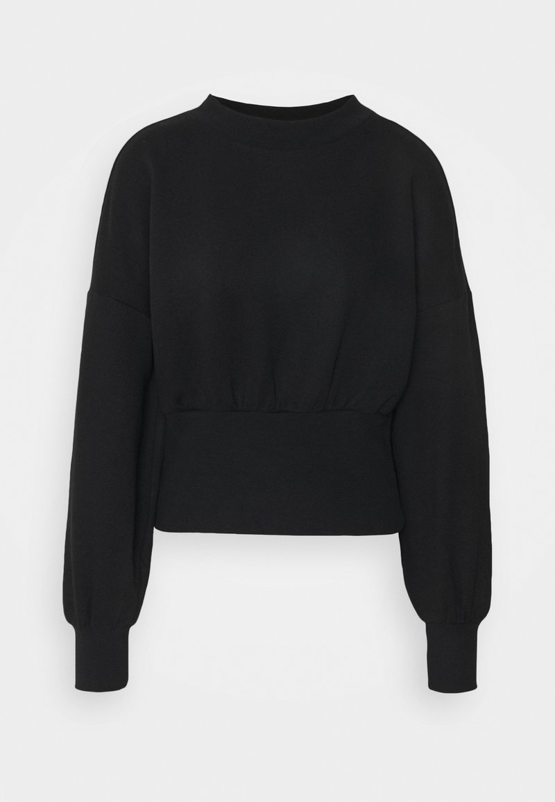 Sweatshirt noir court avec de longues manches bouffantes ; il présente un col haut et une taille froncée pour une silhouette ajustée ; texture lisse.