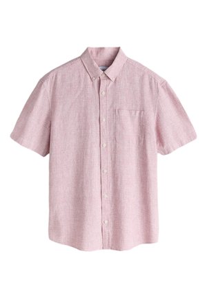 Jasnoróżowa koszula z krótkim rękawem i guziczkami, z kołnierzem zapinanym na guziki oraz pojedynczą kieszenią na piersi.