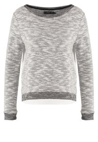 Grauer und weißer Strickpullover mit langen Ärmeln, rundem Ausschnitt, strukturiertem Stoff und kontrastierendem schwarzen Besatz am Kragen und an den Manschetten.