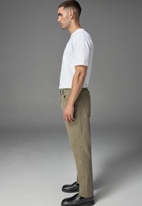 Next VINTAGE - REGULAR FIT - Straight leg jeans - mushroom brown