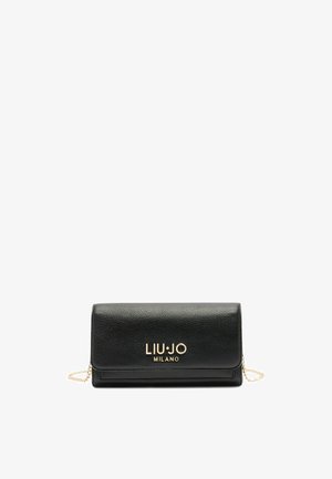 Melna ādas maks ar tekstūrētu apdari, ar zelta tonī izkārtotu logo "LIU•JO MILANO" priekšpusē un noņemamu ķēdes siksniņu.