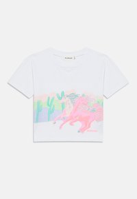 Λευκό βαμβακερό t-shirt με κοντό σχεδιασμό. Διαθέτει ροζ εκτύπωση με μονόκερο, παστέλ κάκτους και λαμπερά στοιχεία στο φόντο.