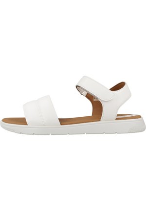Weiße Sandalen mit zwei breiten horizontalen Riemen und einem verstellbaren Knöchelriemen, versehen mit einer strukturierten Sohle und einer gepolsterten Fußbett für zusätzlichen Komfort.