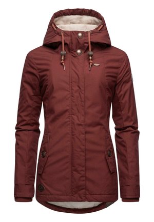 Veste isolée bourgogne avec une capuche doublée de fourrure, un cordon de serrage ajustable, des boutons-pression et des poches latérales. Tissu extérieur lisse avec une coupe ajustée.