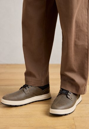 Baskets basses - taupe comb