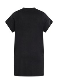 Czarna, oversize koszulka z miękkiego materiału, z okrągłym dekoltem i krótkimi rękawami. Prosty design bez dodatkowych wzorów czy akcentów.