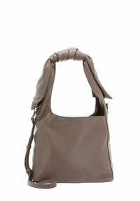 Sac d'épaule en cuir marron avec une poignée nouée, une bandoulière réglable et une texture lisse. Présente un corps carré et un marquage minimaliste.