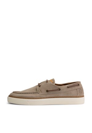 SHIPTON - Boat shoes - sand