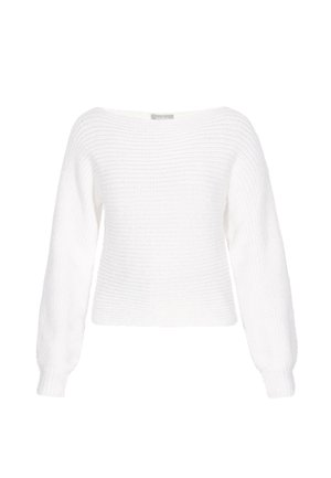 Pull en tricot blanc avec un large décolleté et des manches longues légèrement bouffantes. Le tissu présente un motif texturé à rayures horizontales.
