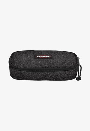 Pencil case Eastpak v černé texturované látce, s uzávěrem na zip a logem. Obdélníkový tvar s zaoblenými rohy. Odolný design.