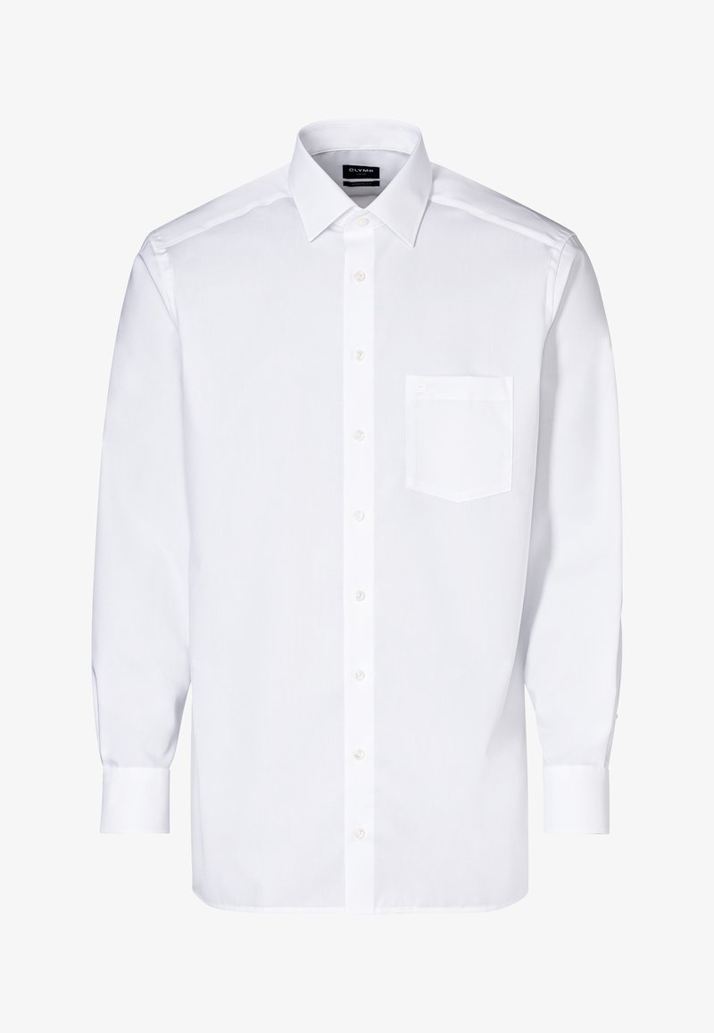 Chemise blanche à manches longues boutonnée avec col pointu et poche poitrine gauche, présentée sur un fond blanc uni.