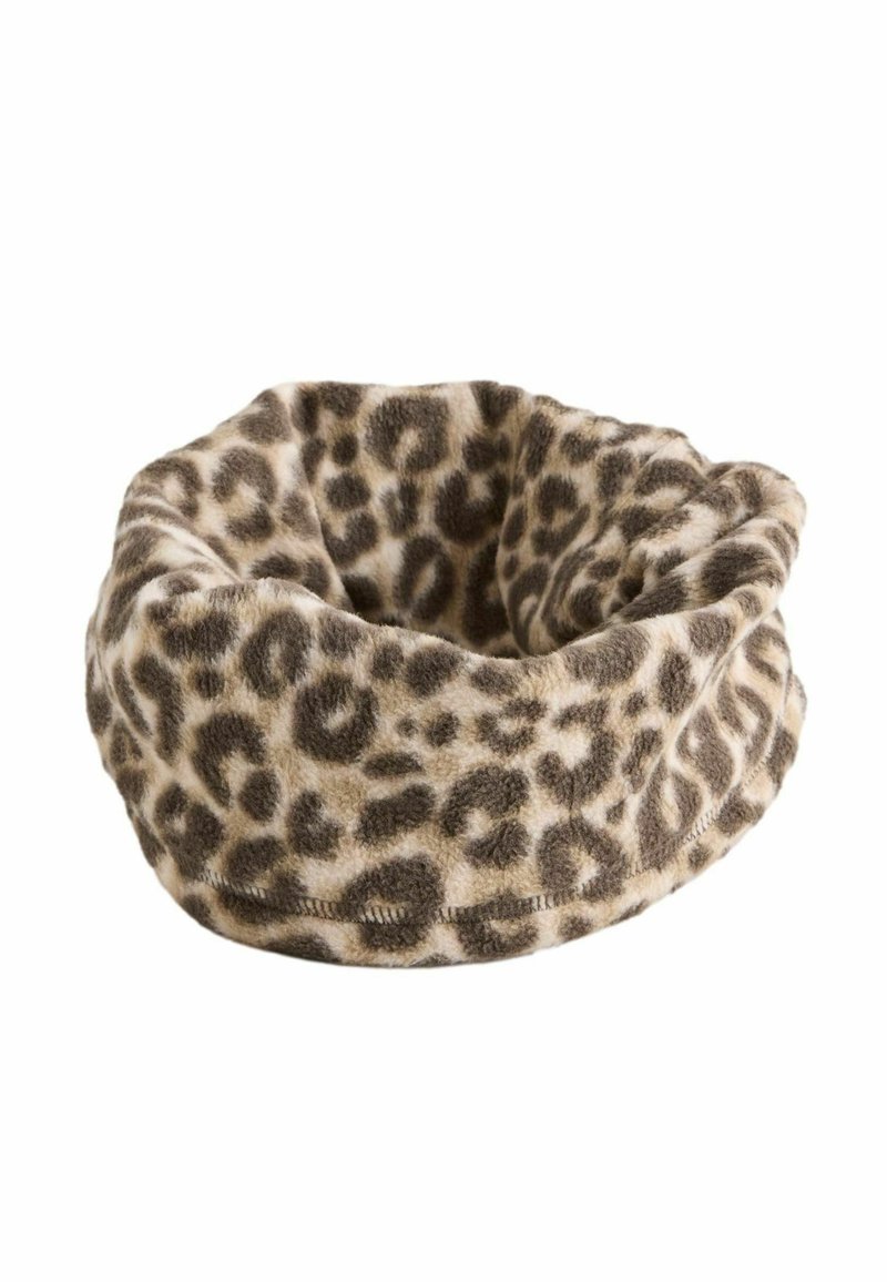 Leopárd mintás puha fleece nyakmelegítő, kör alakú, barna és krém színekben, texturált anyag, plüss érzetű és varrt szélekkel.