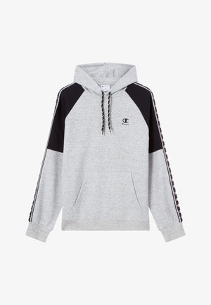 Grauer Hoodie mit schwarzen Raglanärmeln, verstellbarem Kordelzug, Fronttasche und Logo auf der Brust. Mit gestreiften Akzenten entlang der Ärmel.