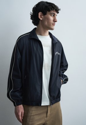 Palm Angels CURVED LOGO VINT - Αντιανεμικό μπουφάν - black/off white