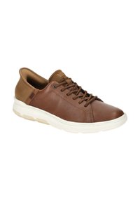 Braune Leder-Sneaker mit strukturiertem Finish, kontrastierender hellerer Sohle, runder Zehenpartie und Schnürung an der Vorderseite. Minimalistisches Design.