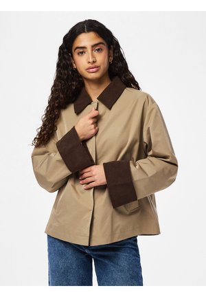 PCJORMA SHORT LIGHT - Vasaras jaka - greige detail hot fudge