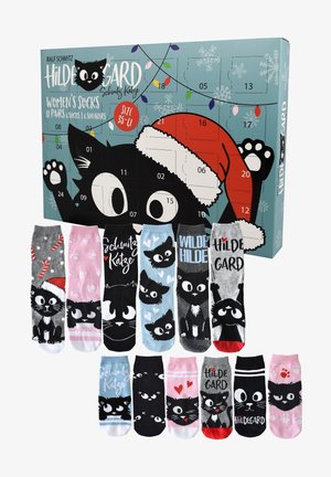 Set von Socken für Damen in verschiedenen Farben und Designs, mit Katzenmotiven, verspielten Grafiken und unterschiedlichen Texturen. Enthält eine festliche Verpackungsbox.