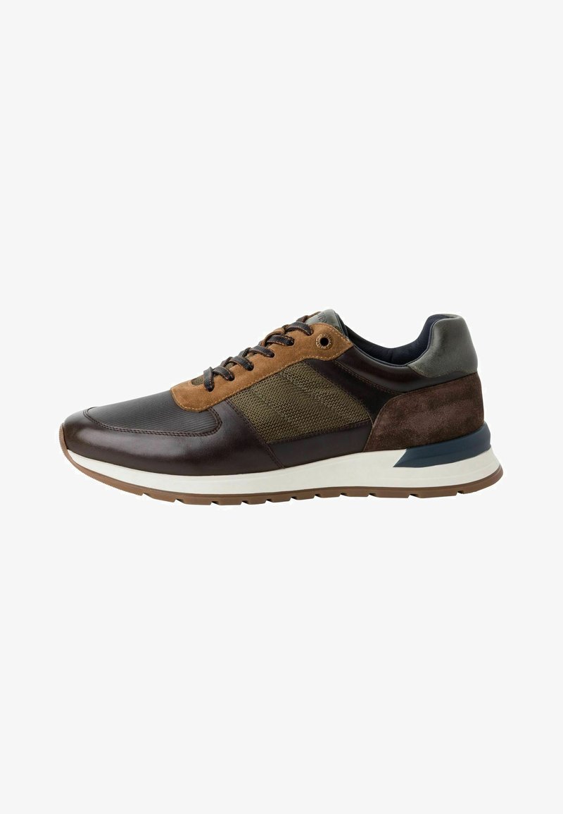 Brown leather sneaker with suede and mesh accents. Features round laces, a white midsole, and a textured rubber sole.