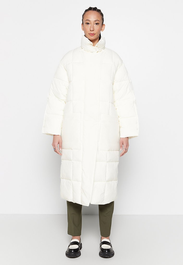 closed Wintermantel crème