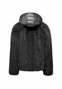 Sort faux fur jakke med en pufret quilted hætte, der har en struktureret, shaggy overflade og en rund silhuet.