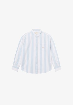 Pikad varrukad nööbitav särk, millel on vertikaalsed helerohelised ja valged triibud, esitasku ja klassikalise lõikega krae.