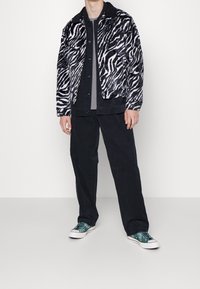 Obey Clothing Light jacket - black