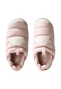 Scarpe slip-on puffose di colore rosa chiaro con logo bianco, tomaia testurizzata e fodera morbida; dotate di una linguetta per una facile calzata.