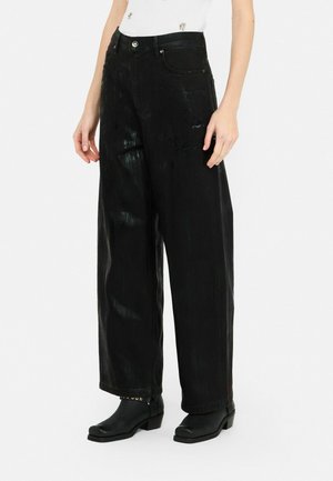 MIT BESCHICHTUNG - Wide leg - black