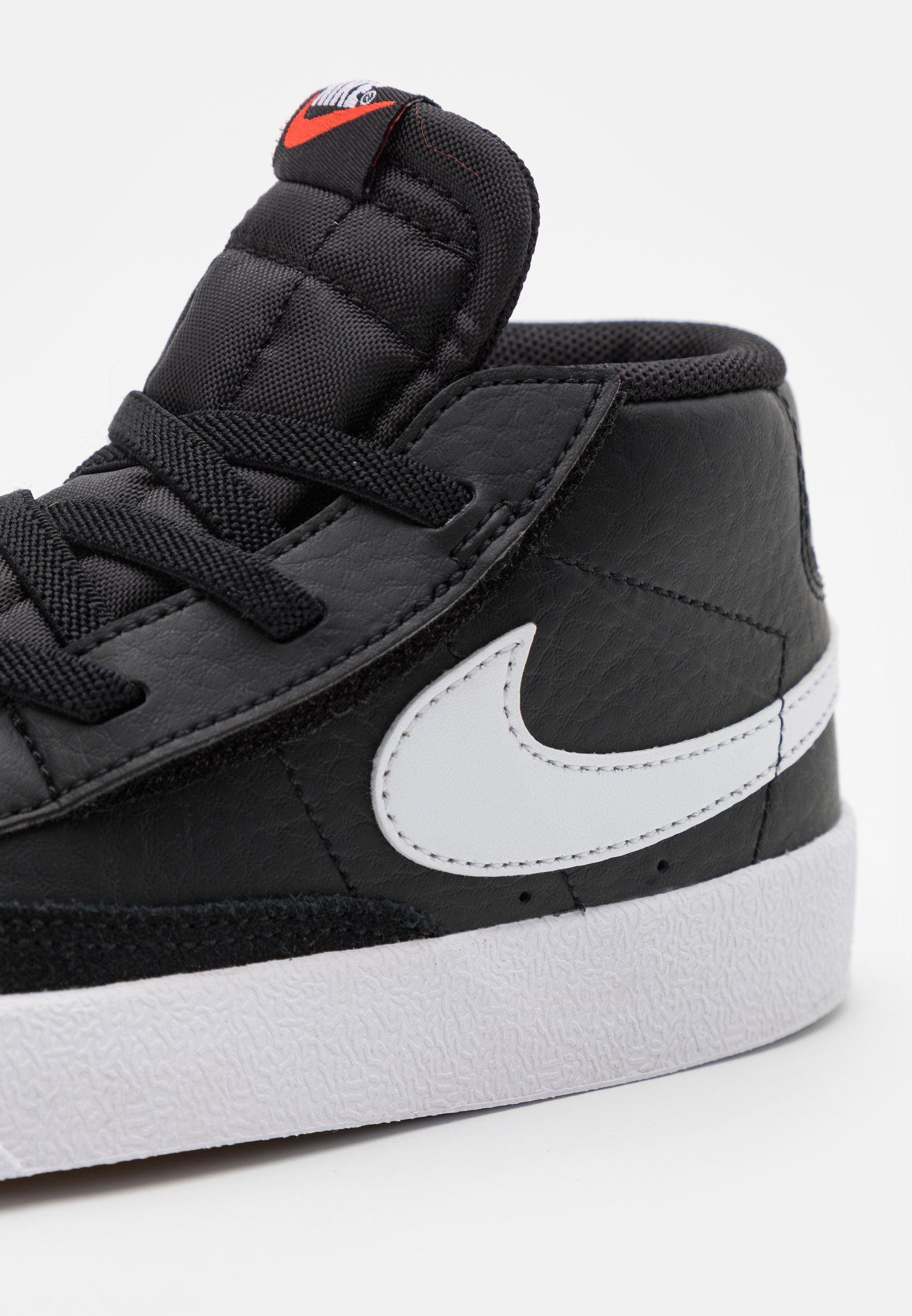 Nike Sportswear BLAZER MID '77 UNISEX - Zapatillas altas - black/white/team  orange/negro - Zalando.es