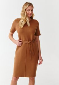 TATUUM JENNIFER - Nappali ruha - beige