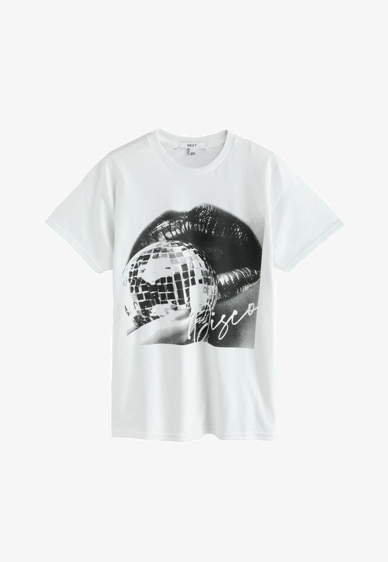 T-shirt blanc avec un motif noir de lèvres brillantes tenant une boule disco et le texte en cursive "Disco" sur le devant.