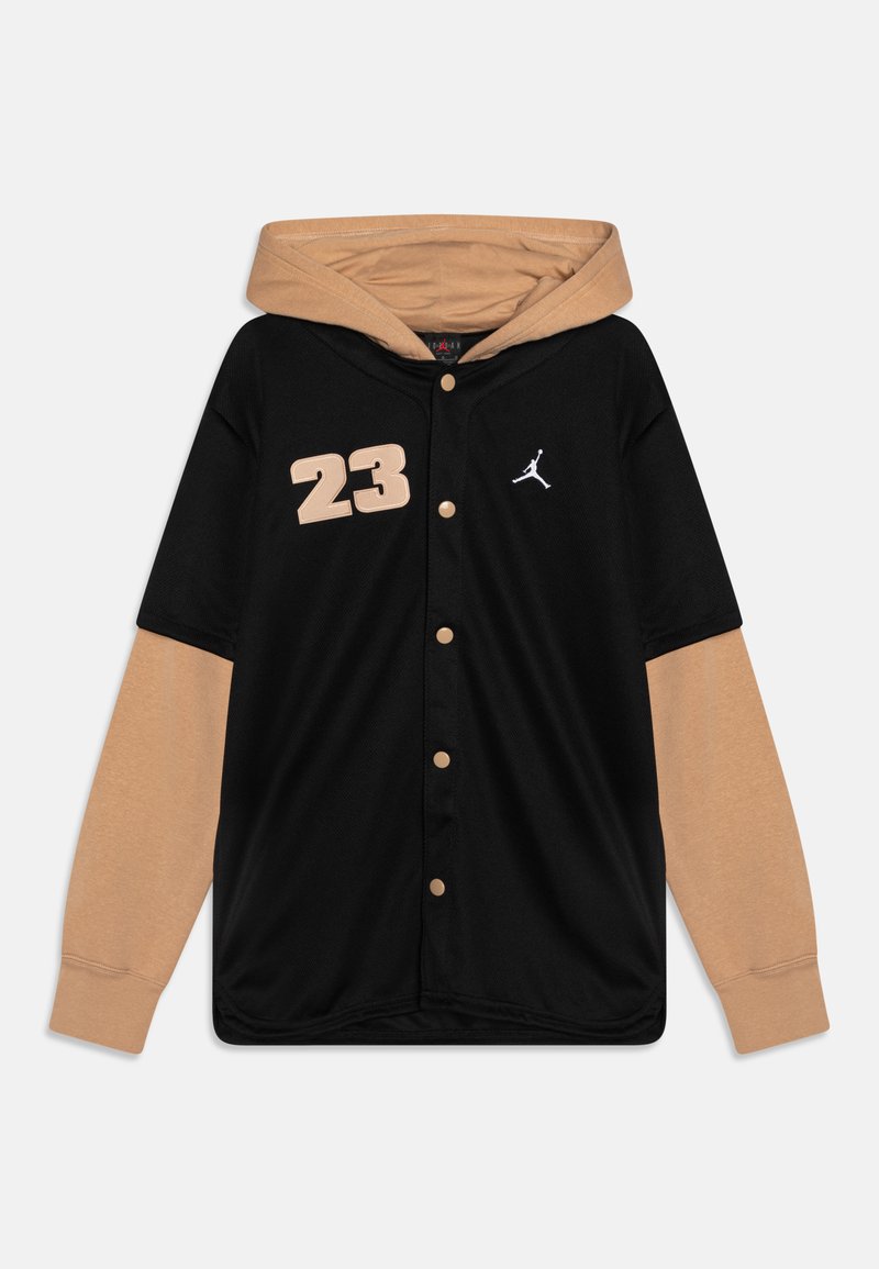 Sudadera con capucha negra y marrón con cierre de botones, "23" impreso en marrón en la parte delantera y un logo de Jordan blanco en el pecho. Tejido suave.