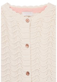 Helle, cremfarbene gestrickte Strickjacke mit Wellenmuster, runder Halslinie, kleinem rosa Innenfutter und kupferfarbenen Knopfverschlüssen.