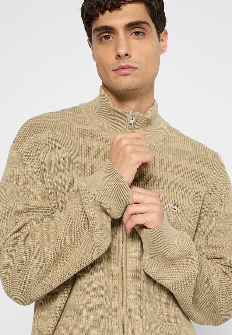 Strickjacke