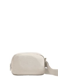 Borsa rettangolare beige con tessuto testurizzato, chiusura con zip e tracolla in tessuto regolabile per versatilità. Superficie liscia con una leggera brillantezza.