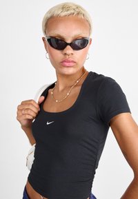 Nike Sportswear Basic póló - black