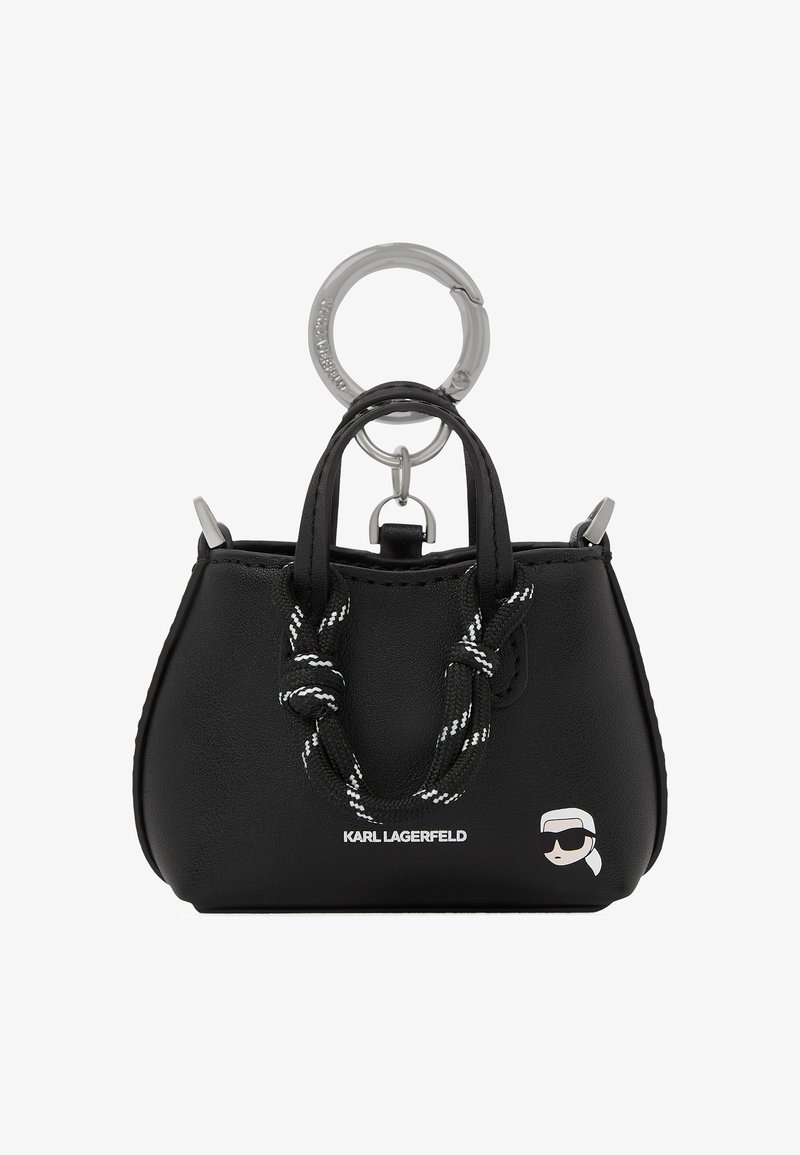 Μαύρο μίνι τσαντάκι-μπρελόκ με διπλές λαβές, λεπτομέρεια με δεμένο σχοινί, ασημένιο κρίκο προσαρμογής, κείμενο "KARL LAGERFELD" και καρτούν λογότυπο στο μπροστινό μέρος.