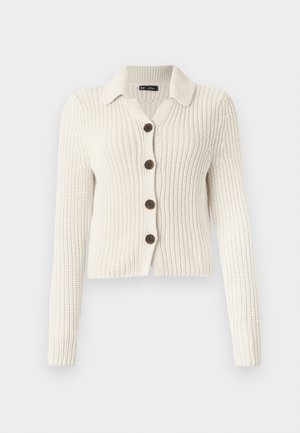 Strikket cardigan i off-white med lange ærmer, kravehalsudskæring og fem mørkebrune knapper foran. Tekstureret finish hele vejen igennem.