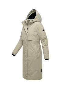 Lichtbeige lange jas met een hoge kraag, ritsluiting, elastische tailleband en zwarte accenten op de manchetten en logo detail op de mouw.