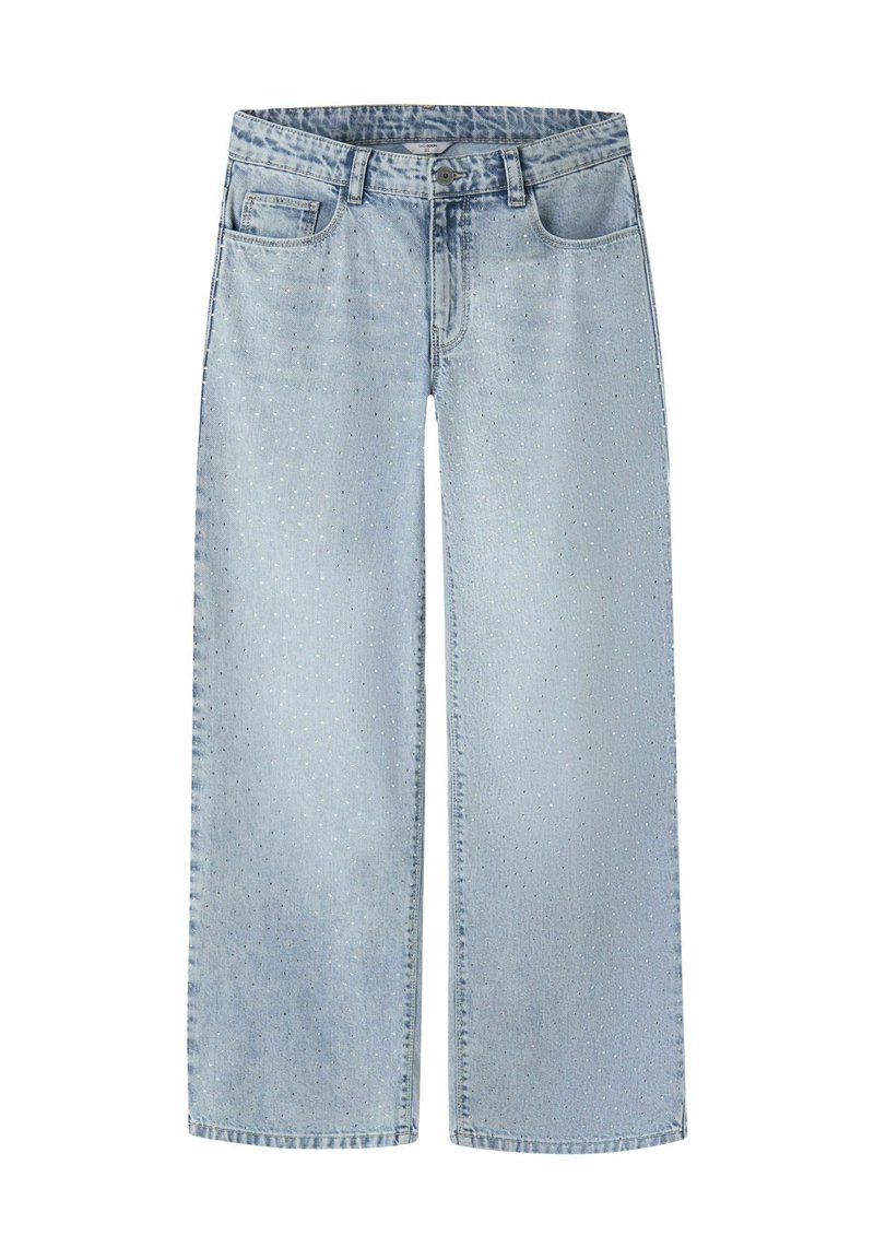 Jeans larges bleu clair avec un motif texturé, présentant des coutures visibles, des poches avant, et une fermeture standard à bouton.