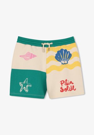 Șort de baie multicolor, cu partea din față bej, tiv verde și modele imprimate cu scoici și o stea de mare. Talie cu șnur și textură netedă.