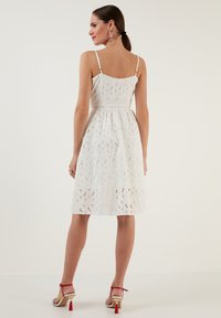 LELA REGULAR FIT - Koktélruha / Partiruha - ecru