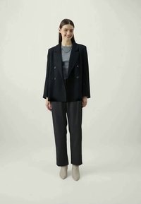 DRYKORN Stoffhose - black