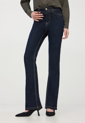 Terranova A ZAMPA - Jeans bootcut - blu denim scuro