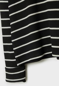Stradivarius Sweter
